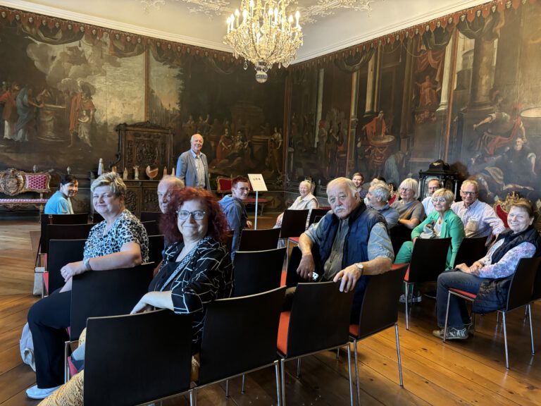 Förderer auf Schloss-Tour an der Saale